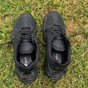 Men’s black sneakers